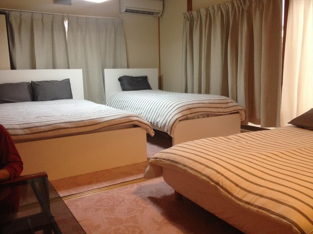 Guest house Share House On The Hill 2*